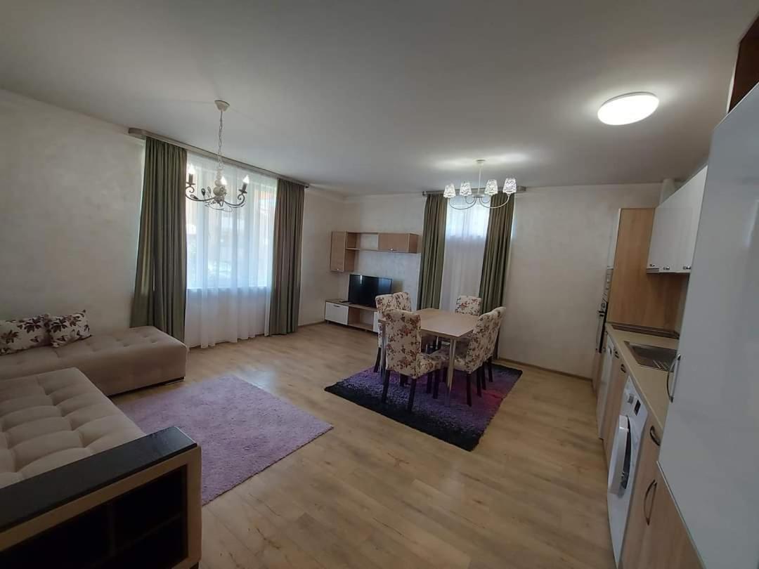 South Coast Apartments Σούμεν Εξωτερικό φωτογραφία